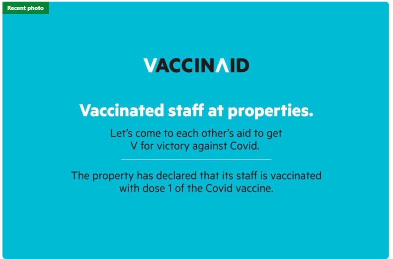 Vaccinated Staff - Oyo 1771 Zeke Hotel Batam ภายนอก รูปภาพ
