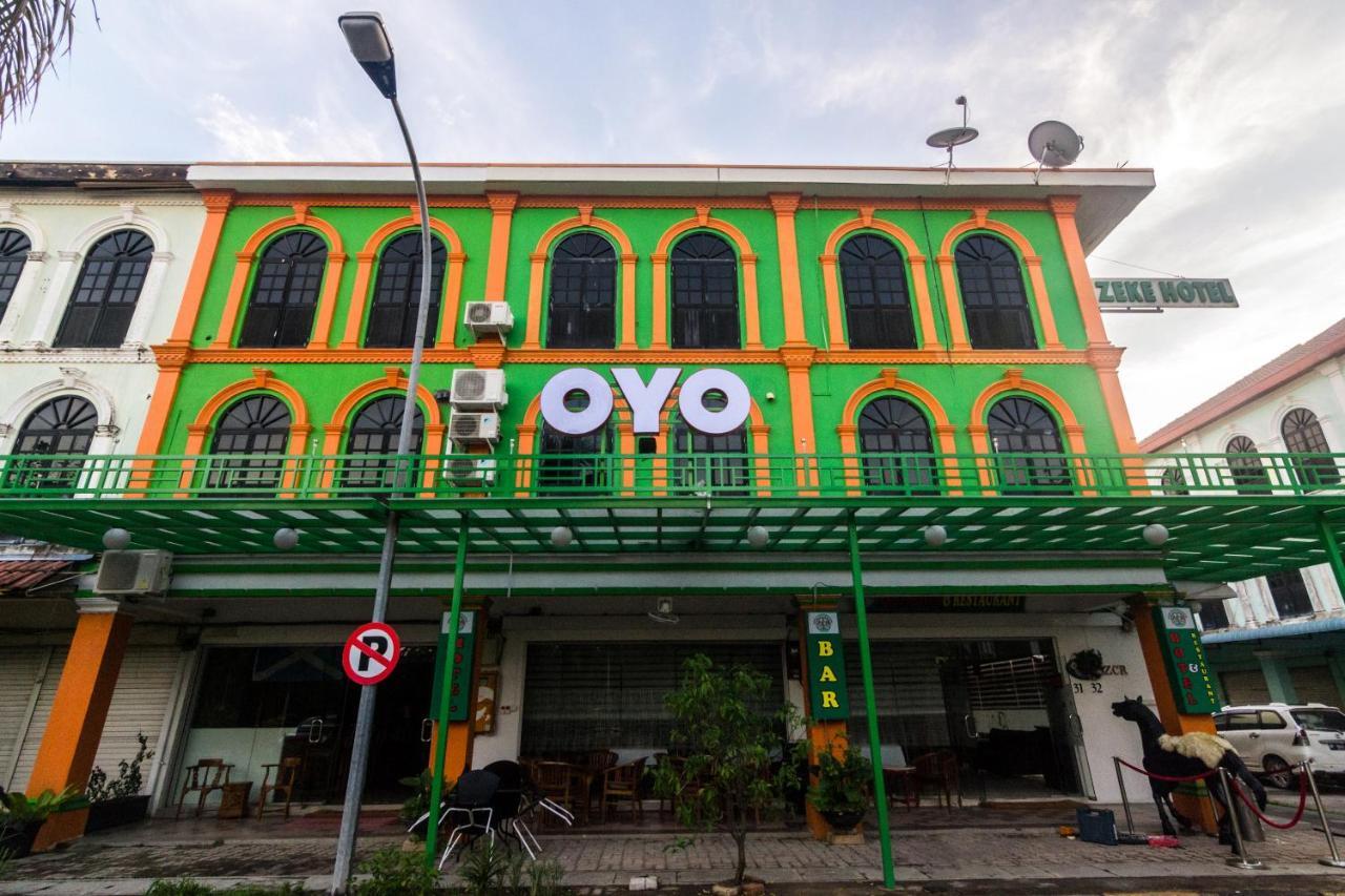 Vaccinated Staff - Oyo 1771 Zeke Hotel Batam ภายนอก รูปภาพ