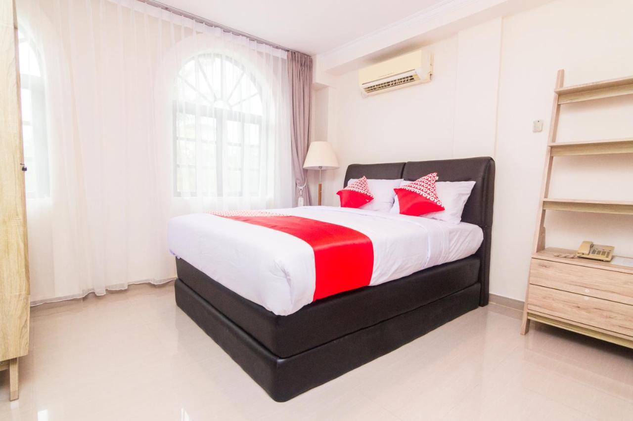 Vaccinated Staff - Oyo 1771 Zeke Hotel Batam ภายนอก รูปภาพ